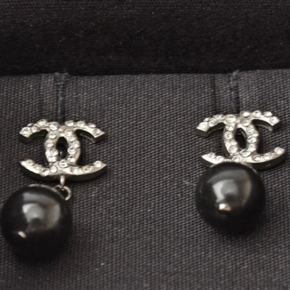 CHANEL Black Pearl Earrings